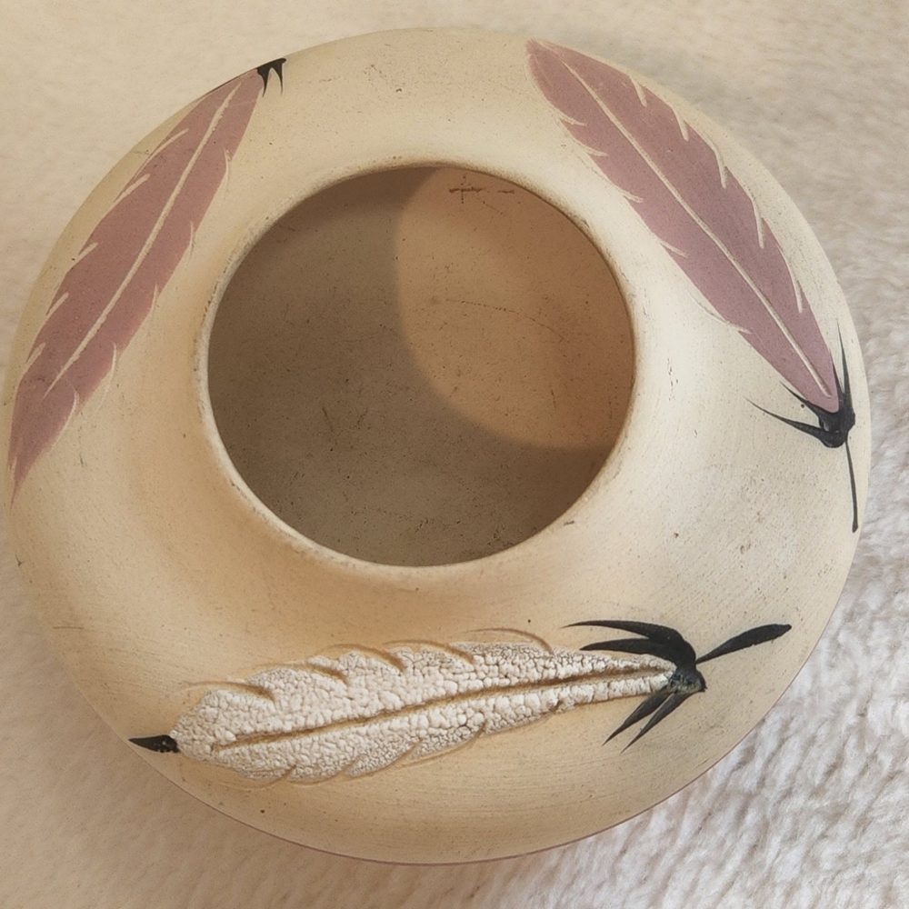 Native American pottery "little violet"